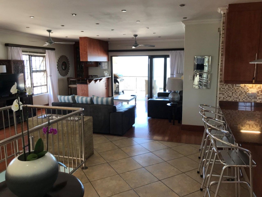 9 Bedroom Property for Sale in Wavecrest Eastern Cape